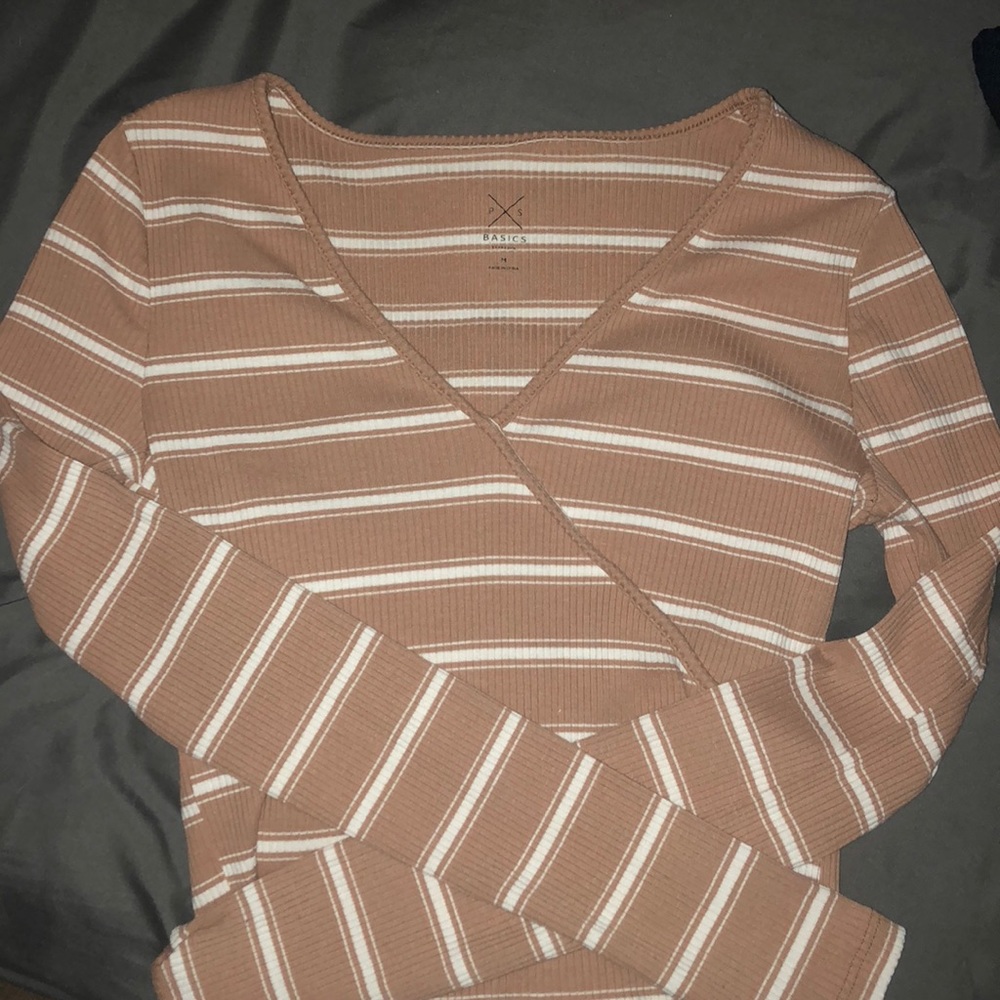 Long sleeve v neck shirt